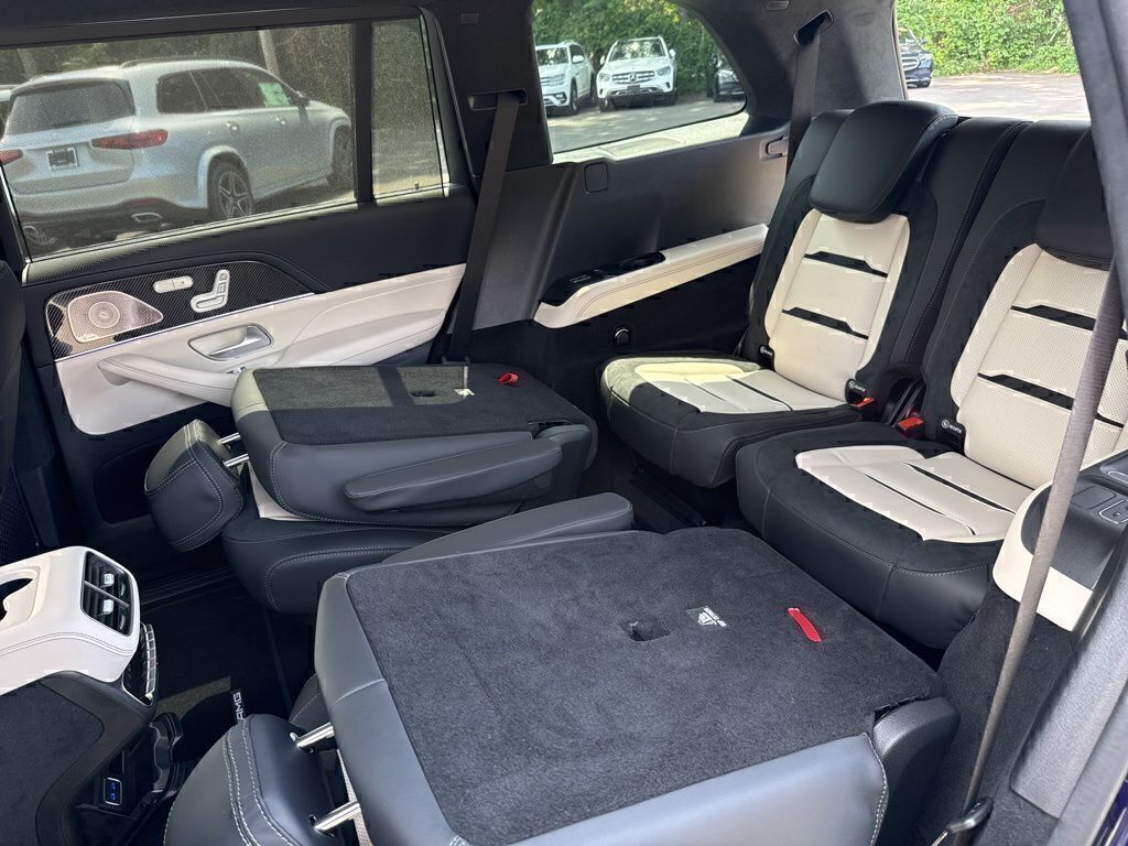2025 Mercedes-Benz GLS AMG GLS 63 - Photo 20