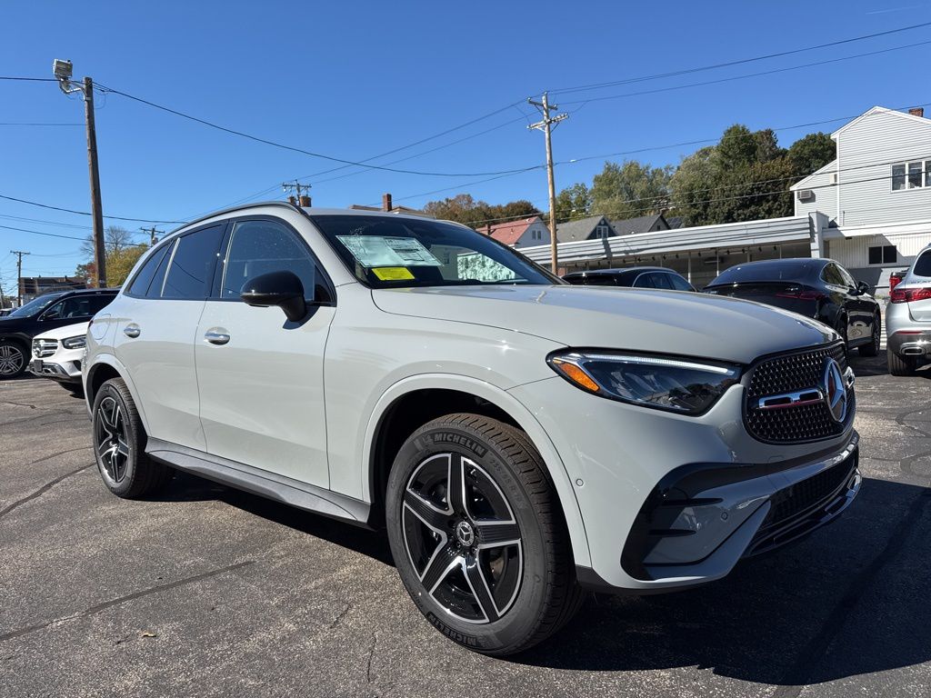 2026 Mercedes-Benz GLC Base's photo