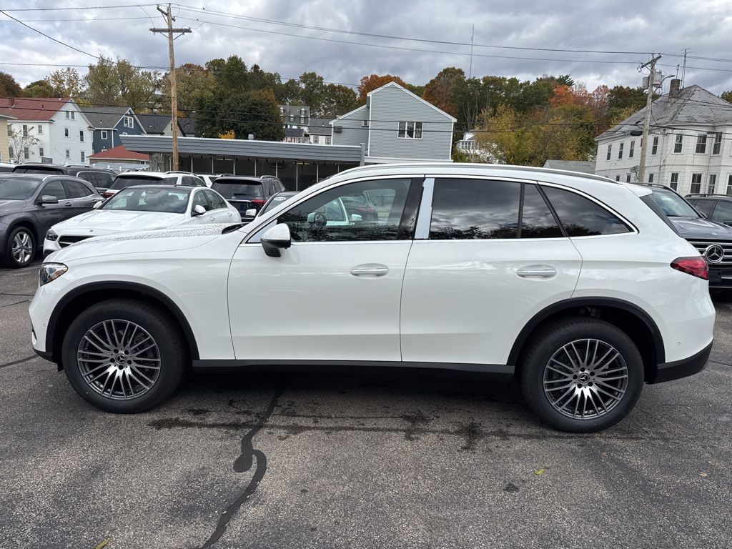 2026 Mercedes Benz GLC 300 4MATIC photo 4