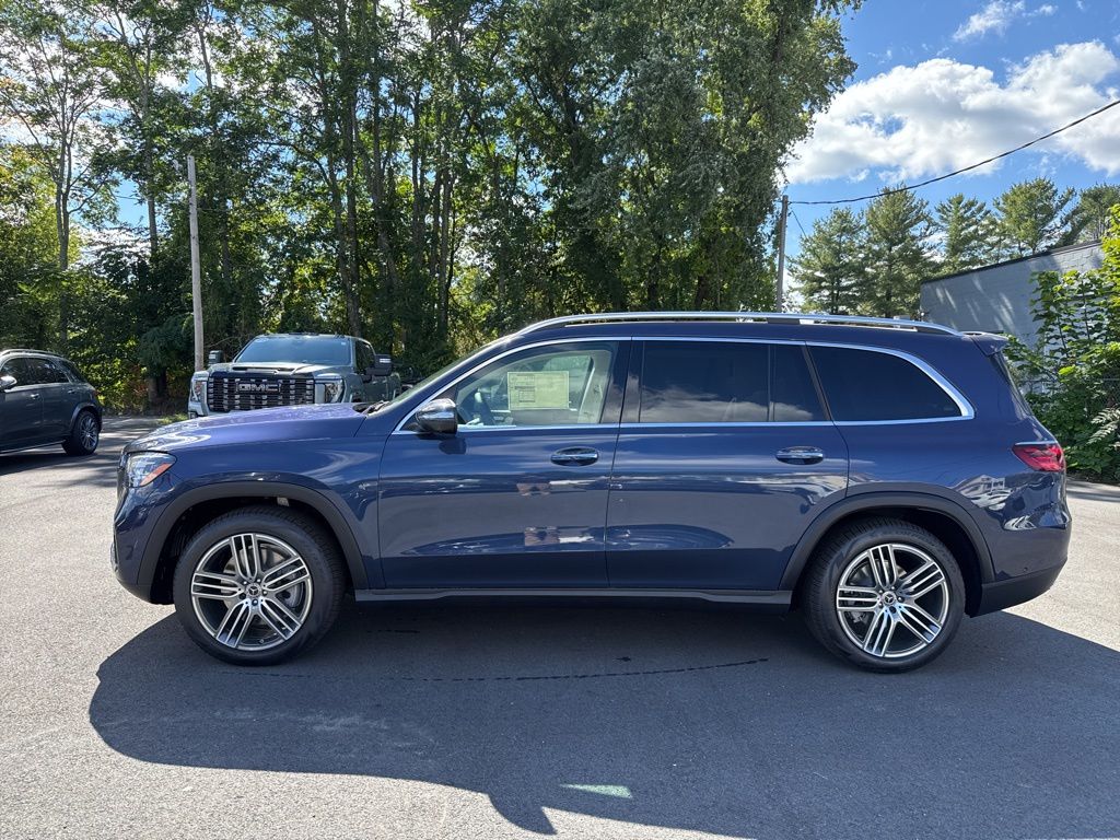 2026 Mercedes Benz GLS 450 4MATIC photo 4