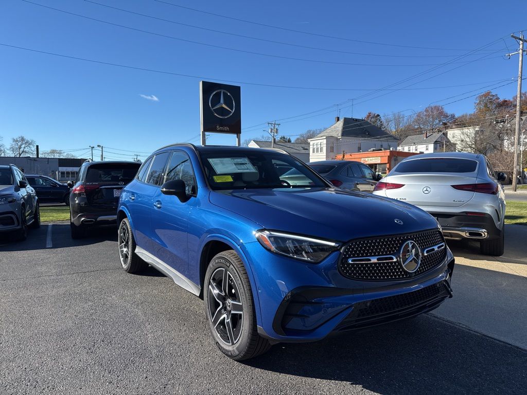 2026 Mercedes-Benz GLC Base's photo