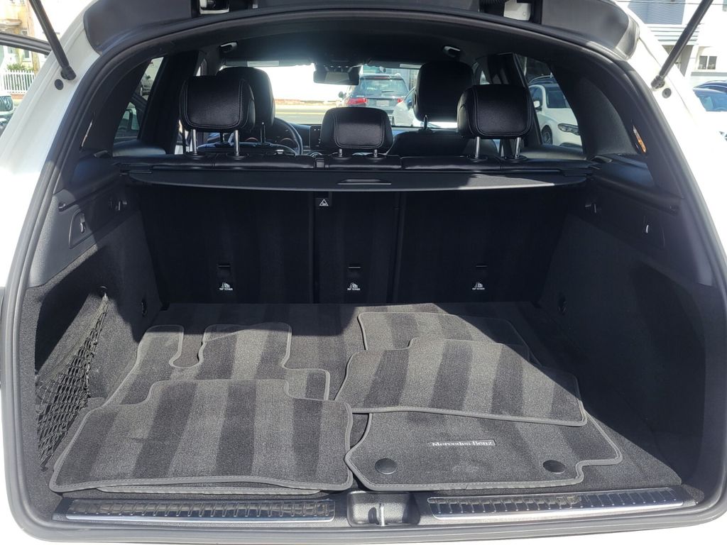 2022 Mercedes-Benz GLC GLC300 - Photo 28