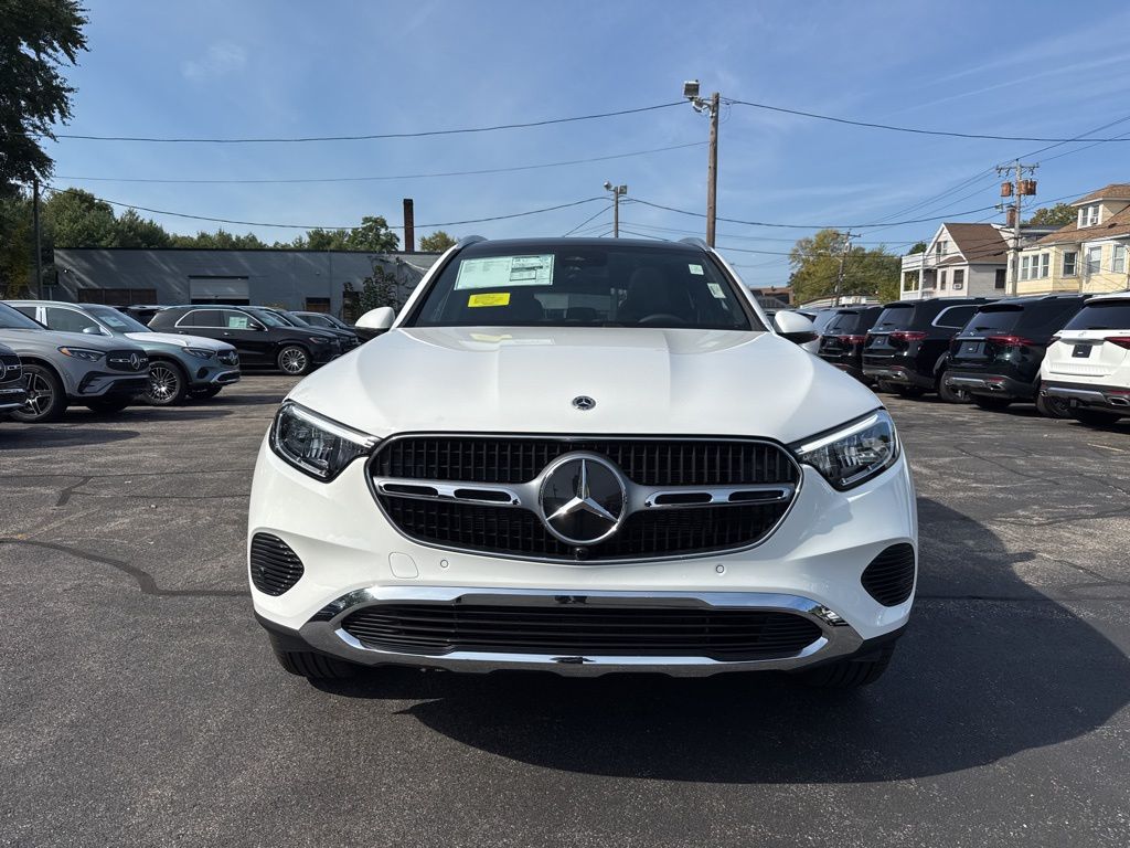 2026 Mercedes Benz GLC 300 4MATIC photo 2