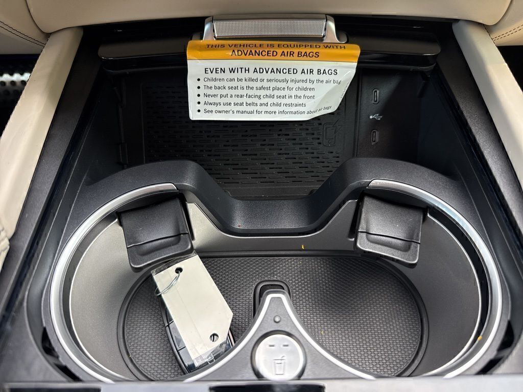 2025 Mercedes-Benz GLS AMG GLS 63 - Photo 29