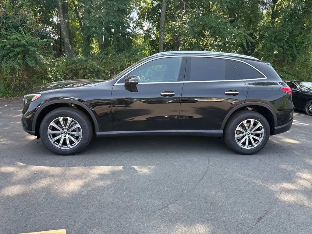 2025 Mercedes Benz GLC 300 4MATIC photo 4