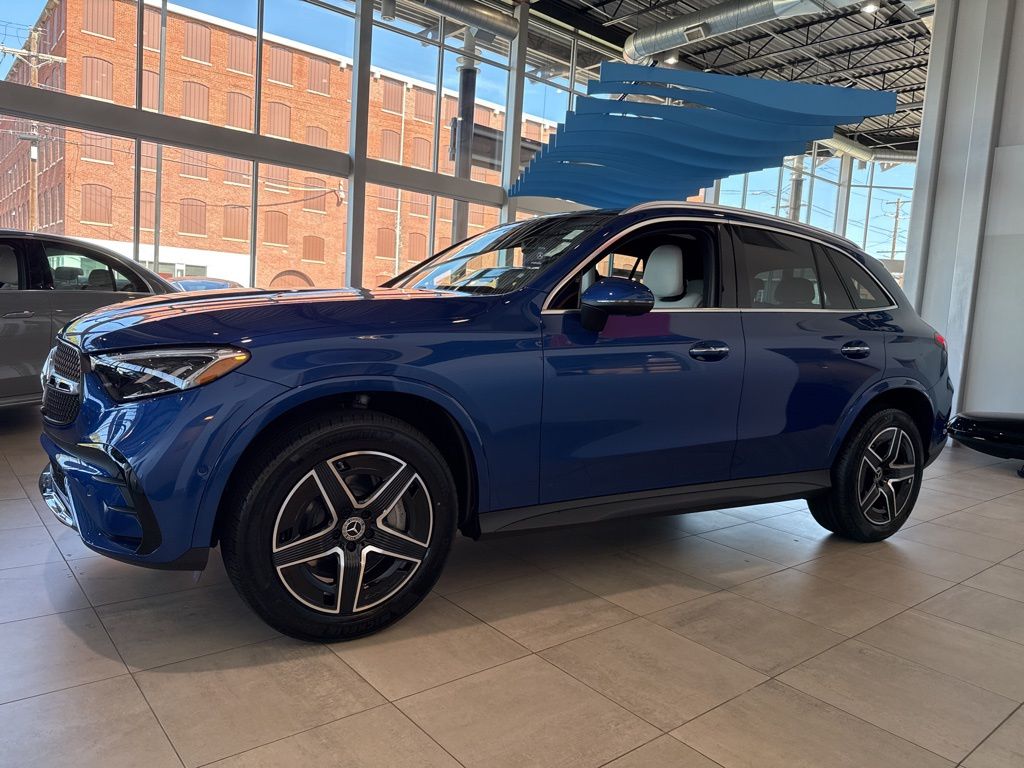 2026 Mercedes Benz GLC 300 4MATIC photo 4