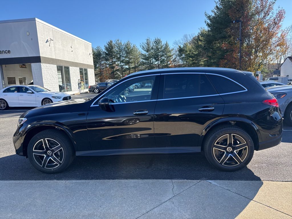 2026 Mercedes Benz GLC 300 4MATIC photo 4