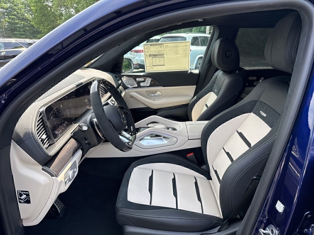 2025 Mercedes-Benz GLS AMG GLS 63 - Photo 15