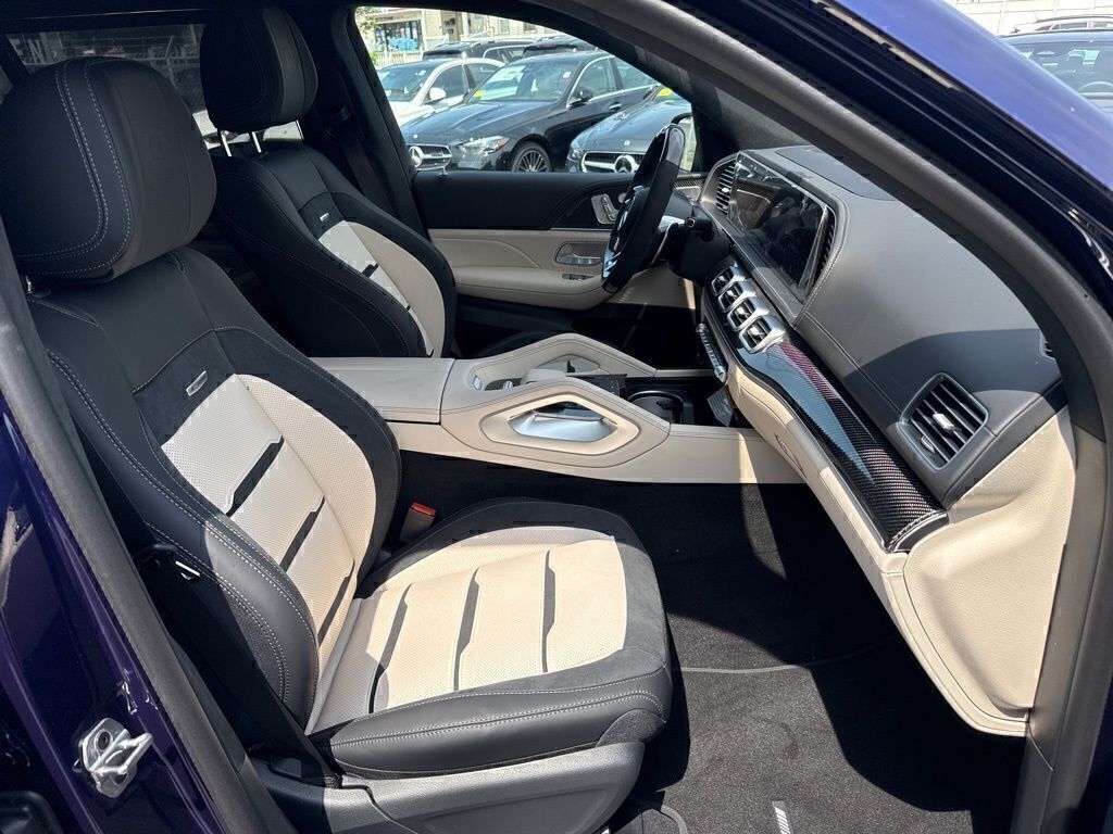 2025 Mercedes-Benz GLS AMG GLS 63 - Photo 14