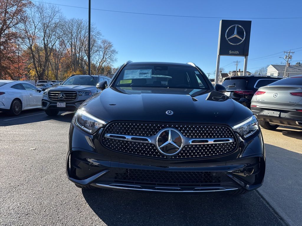 2026 Mercedes Benz GLC 300 4MATIC photo 2