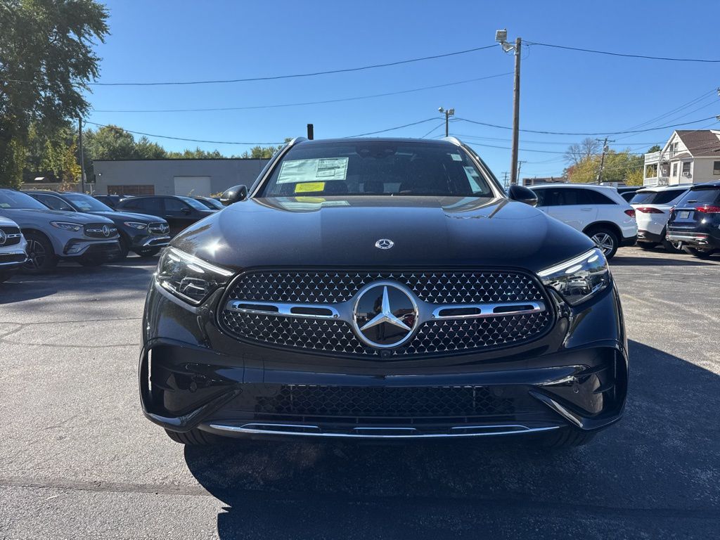 2026 Mercedes Benz GLC 300 4MATIC photo 2