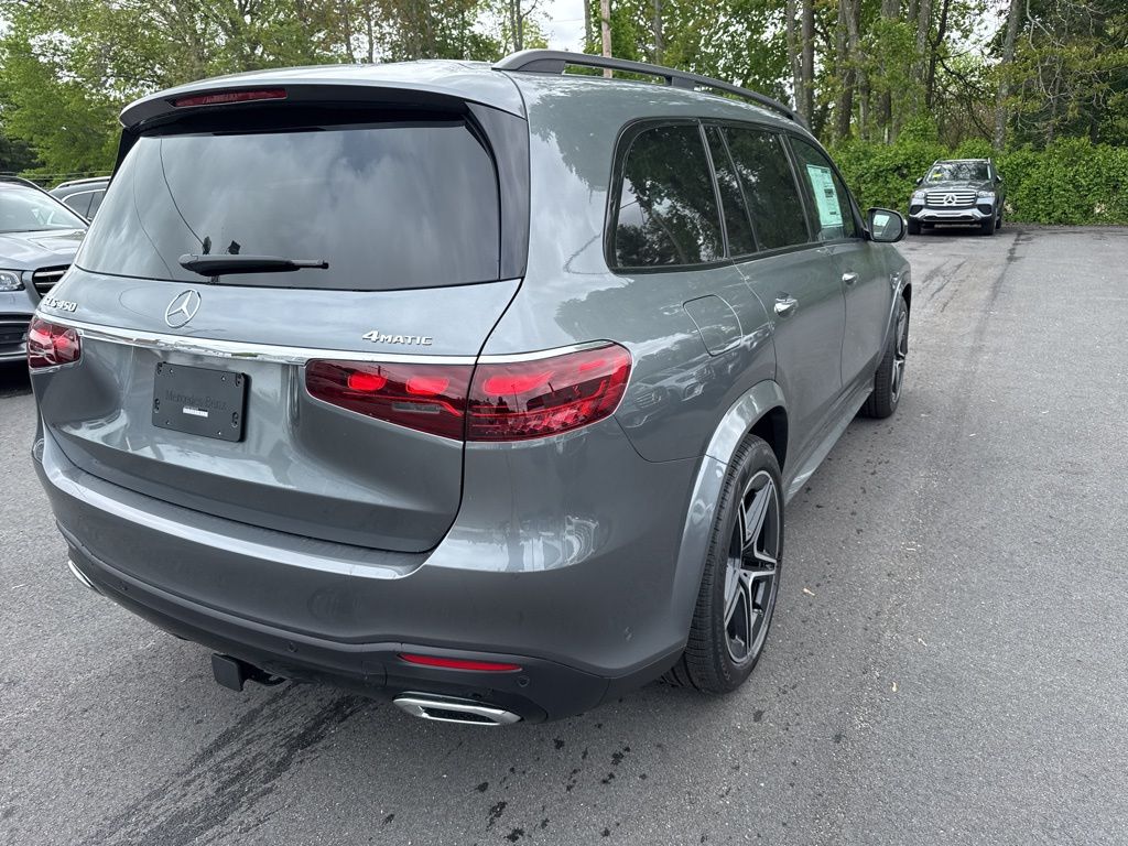 2025 Mercedes Benz GLS 450 4MATIC photo 2