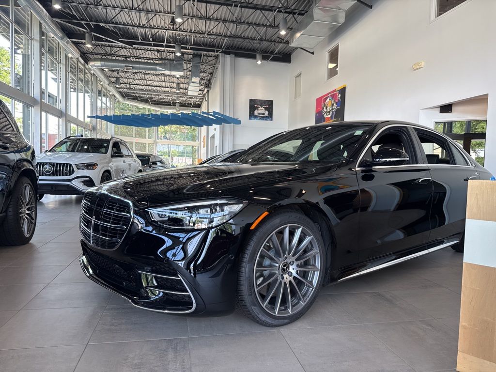 2025 Mercedes Benz S 450 580 4MATIC photo 3