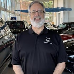 Staff member Loren Goldstein from ID_2f85de
