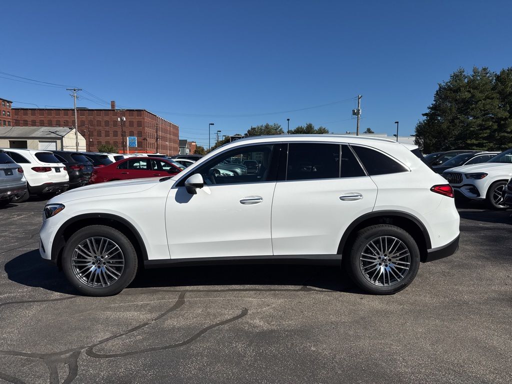 2026 Mercedes Benz GLC 300 4MATIC photo 4