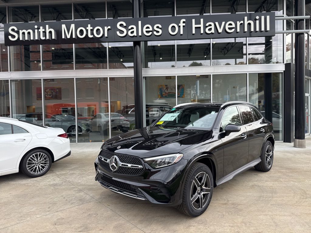 2026 Mercedes-Benz GLC Base's photo