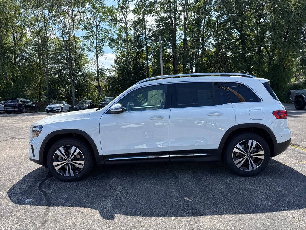 2025 Mercedes Benz GLB 250 4MATIC photo 3