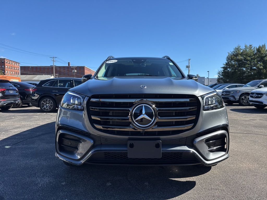 2025 Mercedes Benz GLS 450 4MATIC photo 2