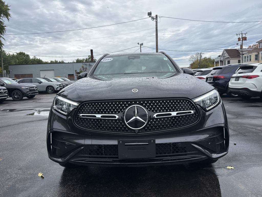 2025 Mercedes Benz GLC 300 4MATIC photo 2