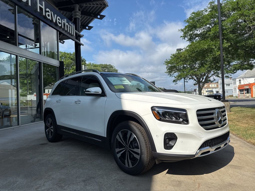 2025 Mercedes Benz GLB 250 4MATIC photo 2