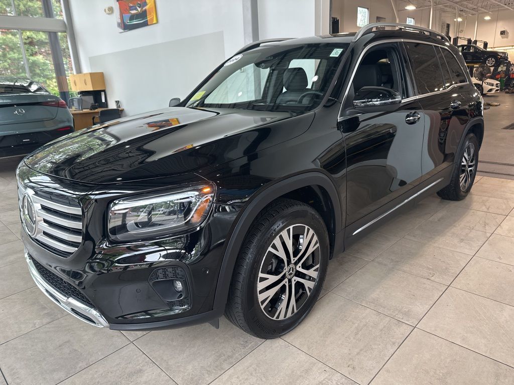 2024 Mercedes Benz GLB 250 4MATIC photo 3