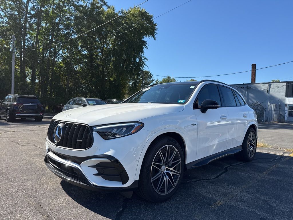 2025 Mercedes Benz GLC AMG 43 4MATIC photo 3