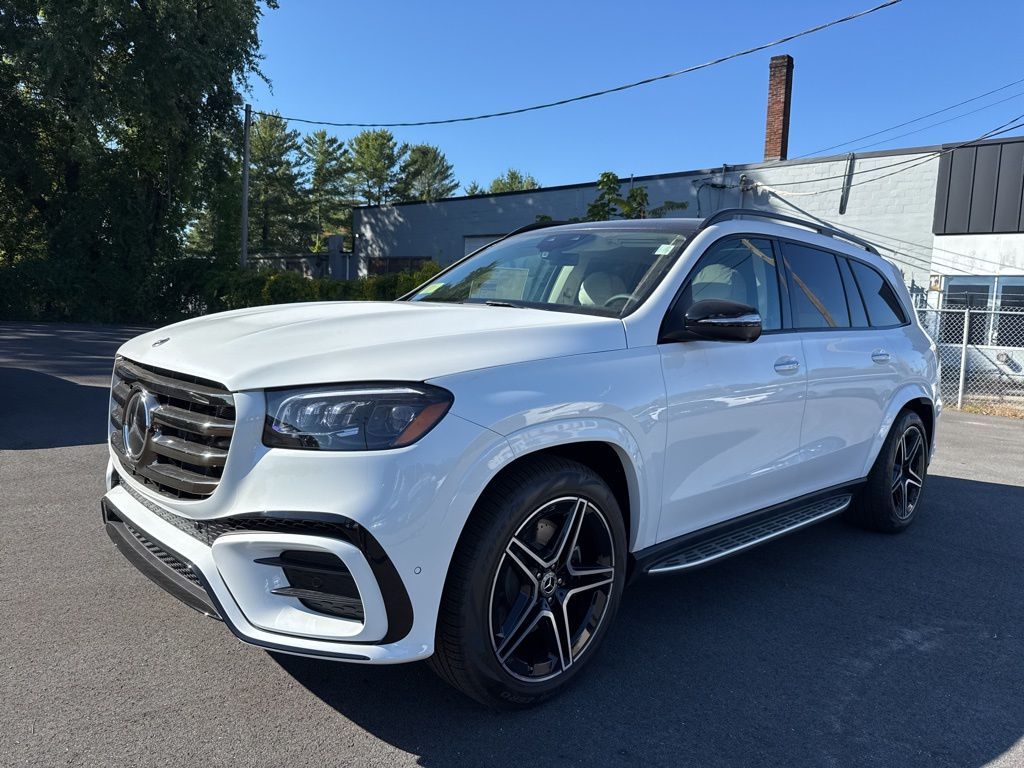 2026 Mercedes Benz GLS 450 4MATIC photo 3