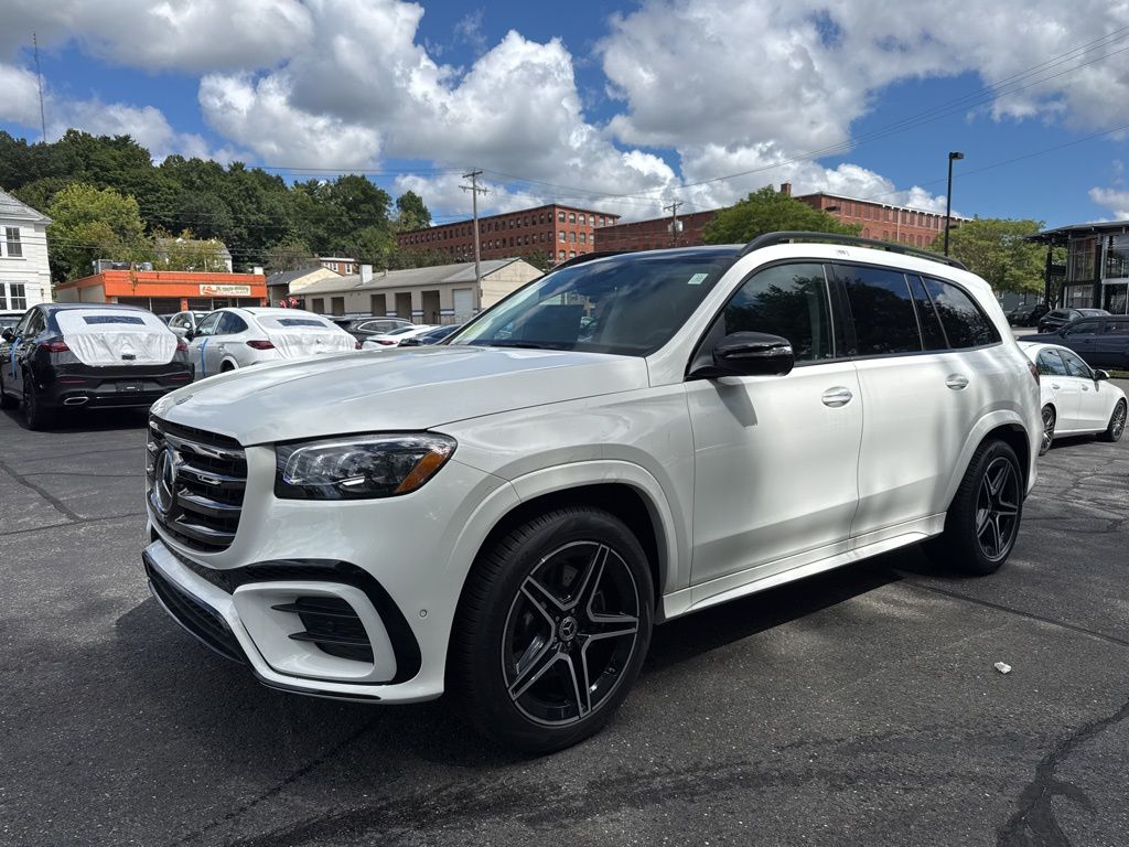 2025 Mercedes Benz GLS 450 4MATIC photo 3