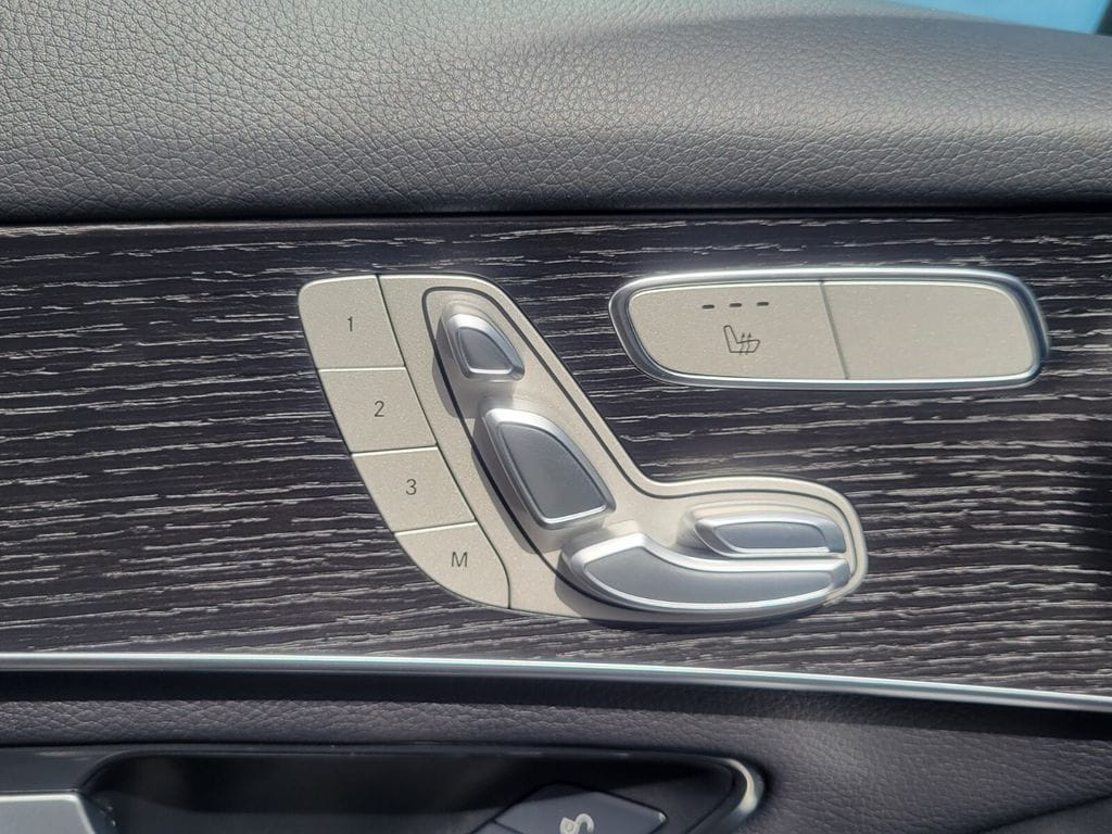 2022 Mercedes-Benz GLC GLC300 - Photo 16