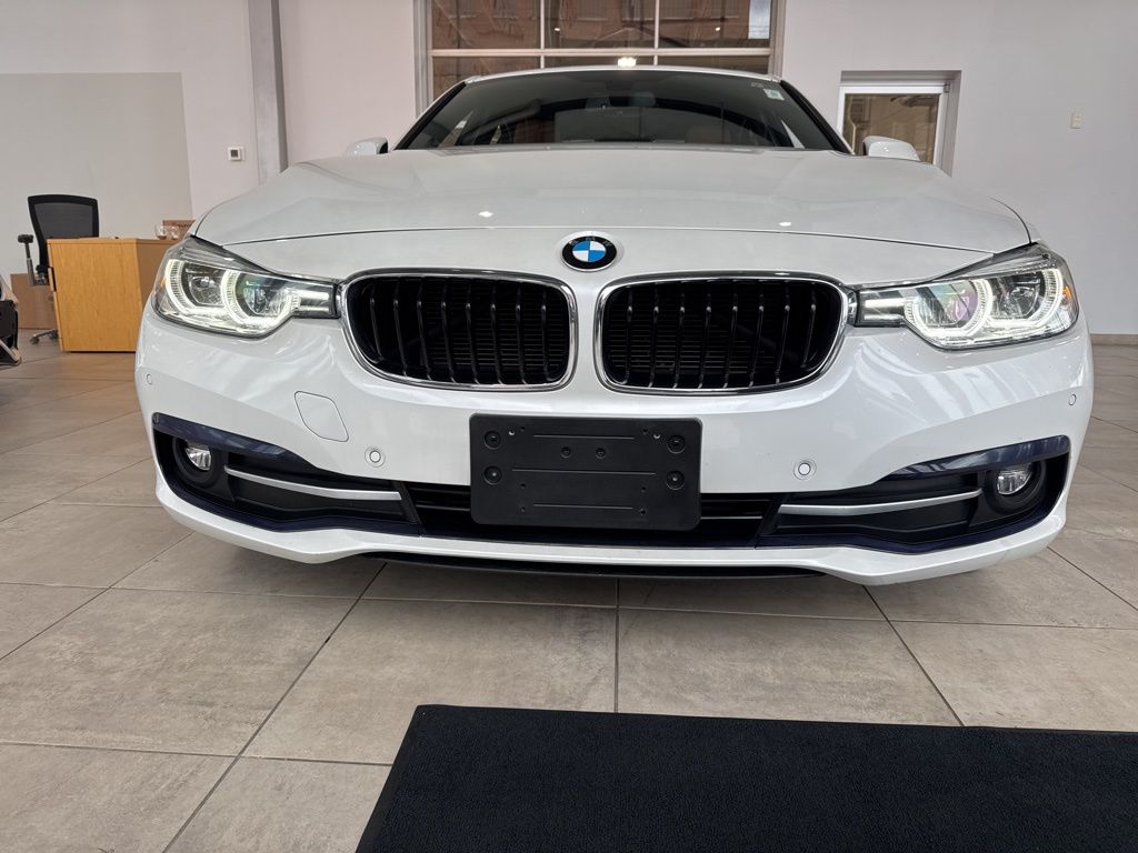 Used 2018 BMW 3 Series 328d with VIN WBA8F1C53JAE92968 for sale in Haverhill, MA