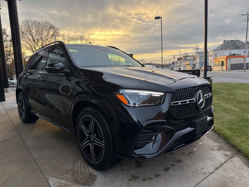 2025 Mercedes Benz GLE 350 4MATIC photo 2