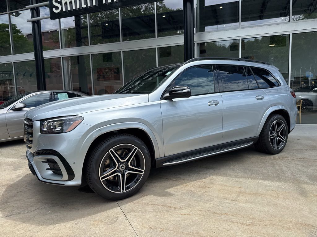 2025 Mercedes Benz GLS 450 4MATIC photo 4