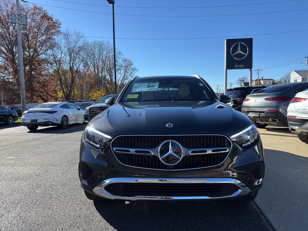 2026 Mercedes Benz GLC 300 4MATIC photo 2