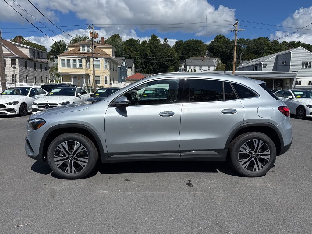 2026 Mercedes Benz GLA 250 4MATIC photo 4