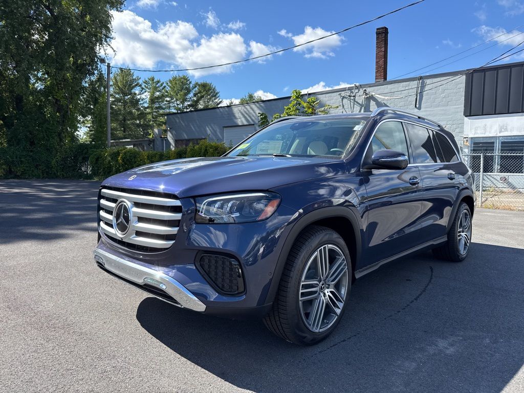 2026 Mercedes Benz GLS 450 4MATIC photo 3