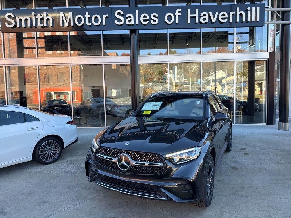 2026 Mercedes-Benz GLC Base's photo