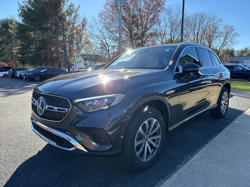 2026 Mercedes Benz GLA 300 4MATIC photo 3