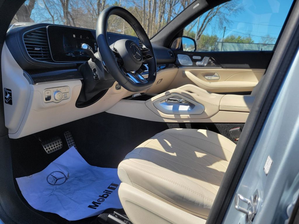 2026 Mercedes-Benz GLS AMG GLS 63 - Photo 18