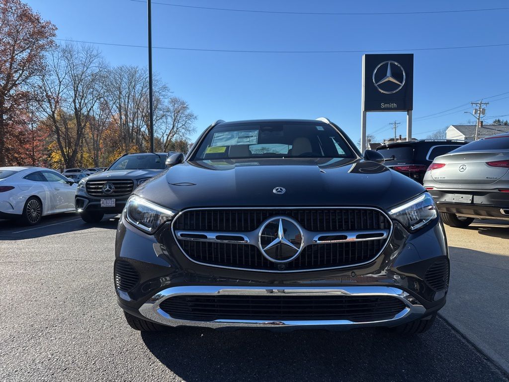 2026 Mercedes Benz GLA 300 4MATIC photo 2