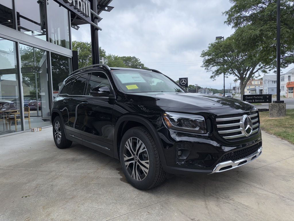 2025 Mercedes Benz GLB 250 4MATIC photo 2
