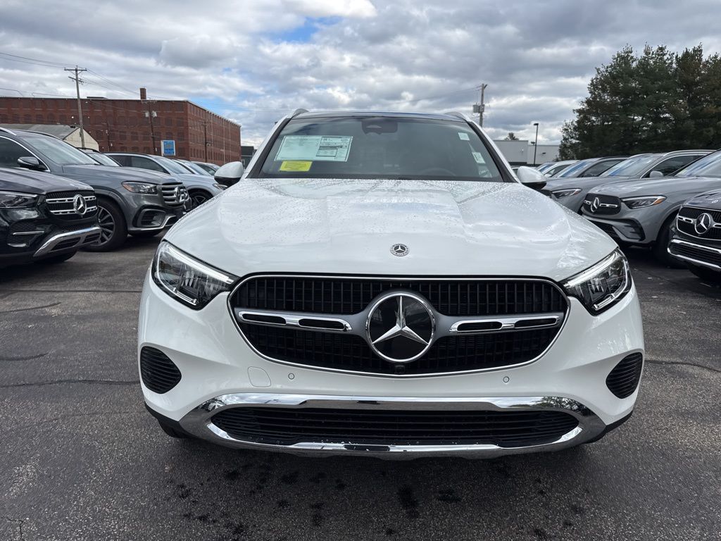 2026 Mercedes Benz GLC 300 4MATIC photo 2