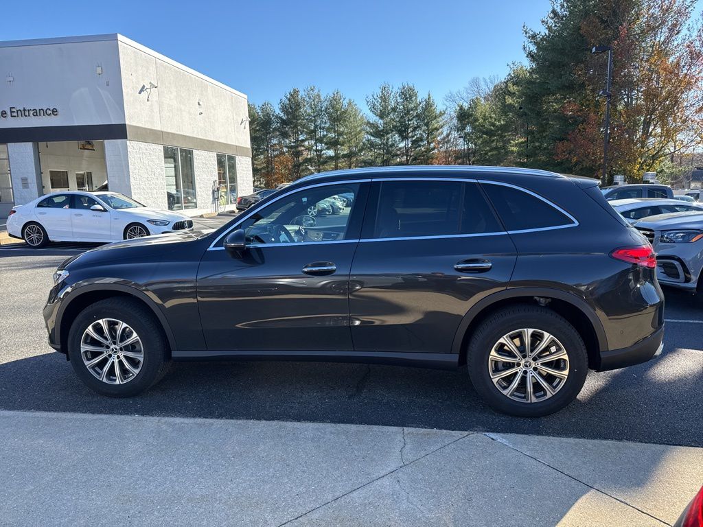 2026 Mercedes Benz GLA 300 4MATIC photo 4