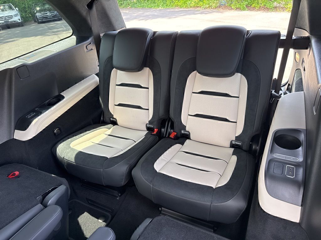 2025 Mercedes-Benz GLS AMG GLS 63 - Photo 21