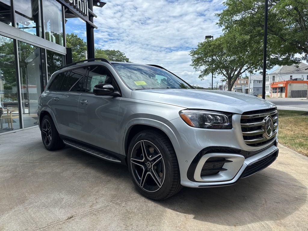 2025 Mercedes Benz GLS 450 4MATIC photo 2