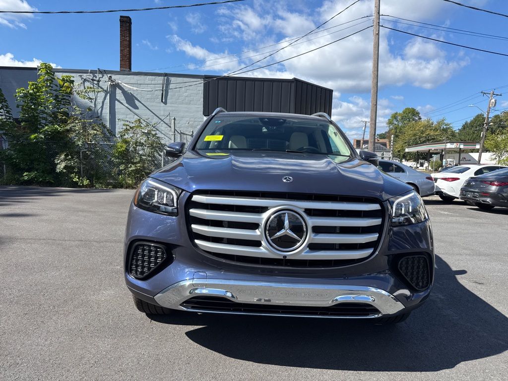 2026 Mercedes Benz GLS 450 4MATIC photo 2