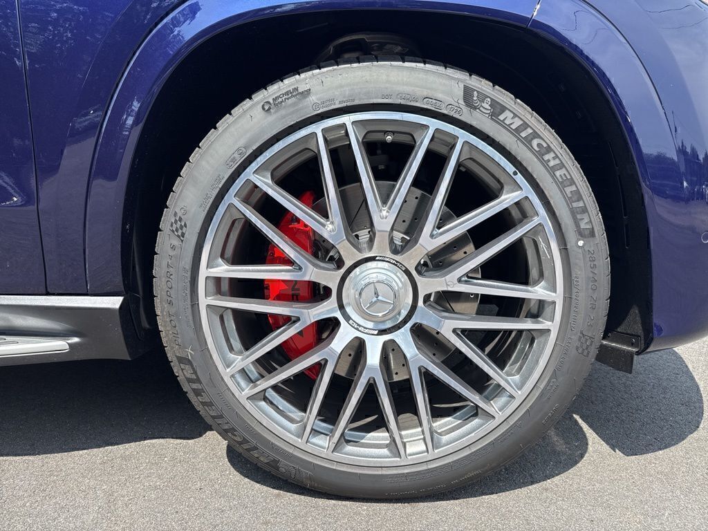 2025 Mercedes-Benz GLS AMG GLS 63 - Photo 12