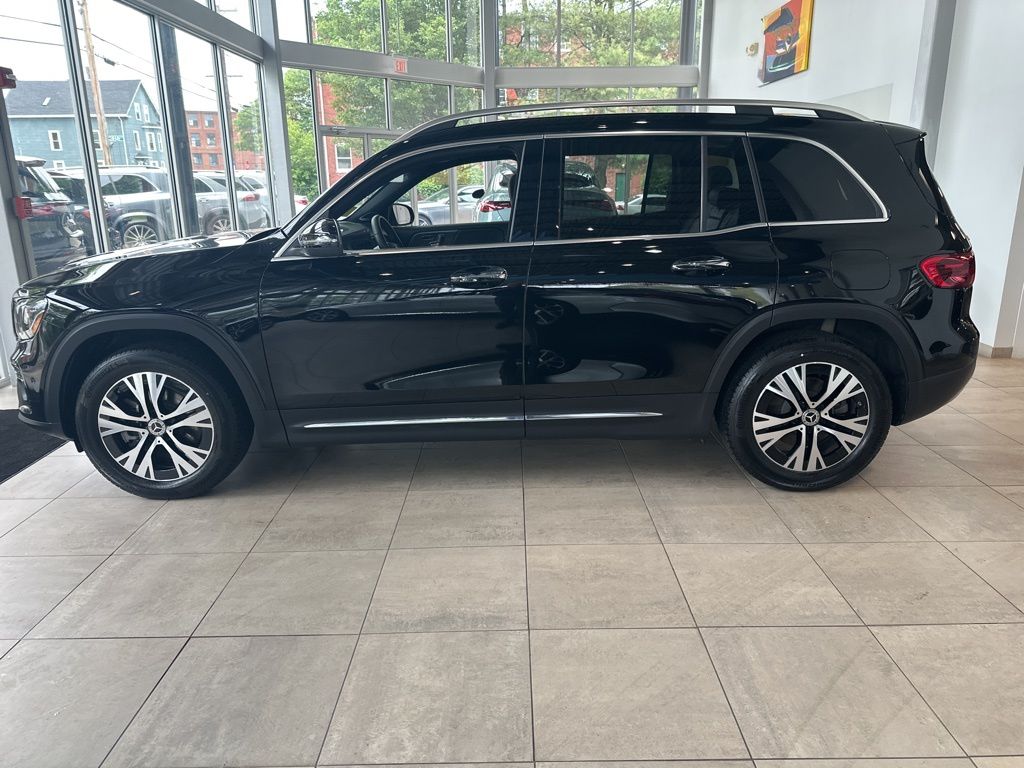 2024 Mercedes Benz GLB 250 4MATIC photo 4