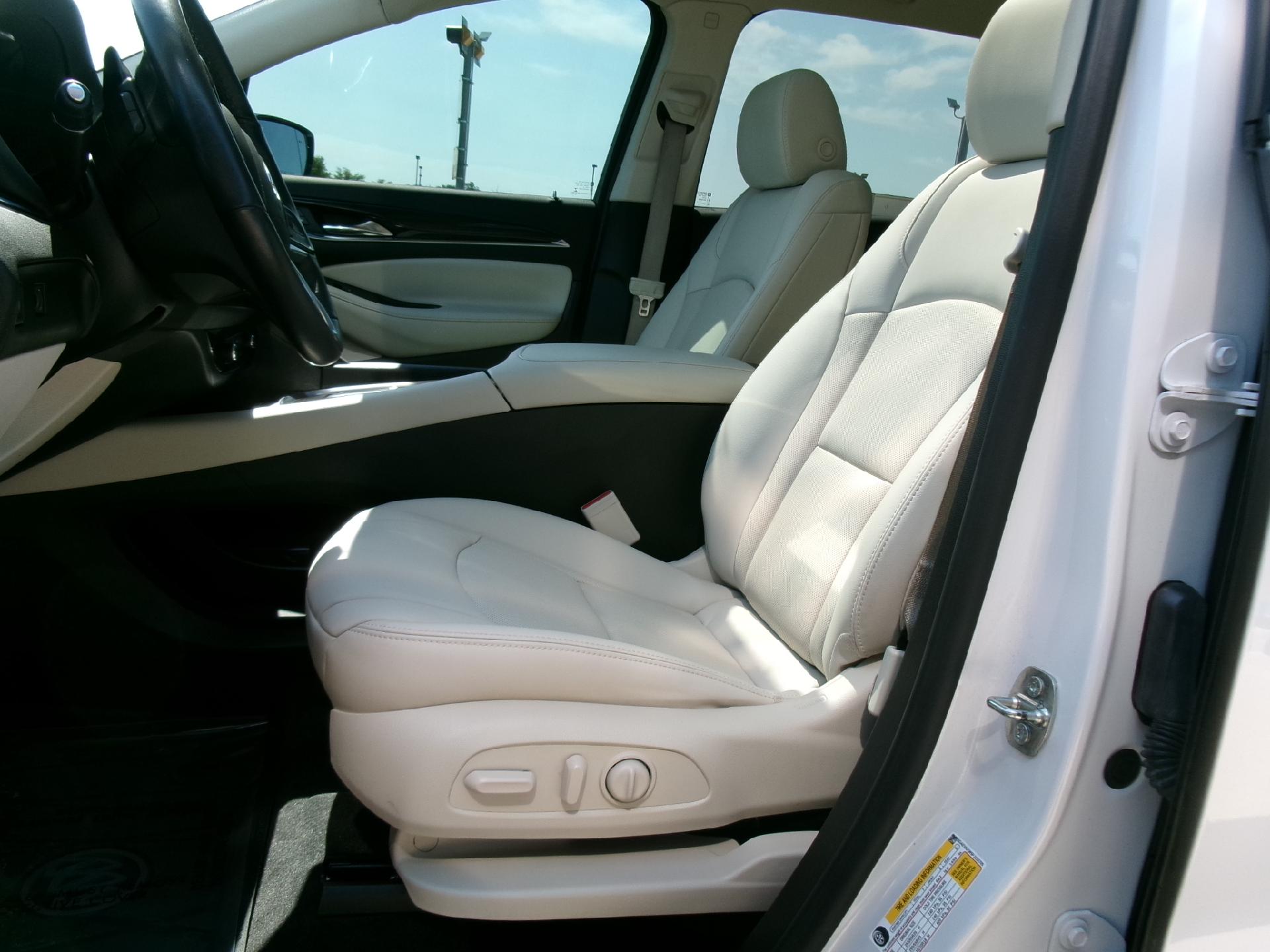 2023 Buick Enclave Essence - Photo 9