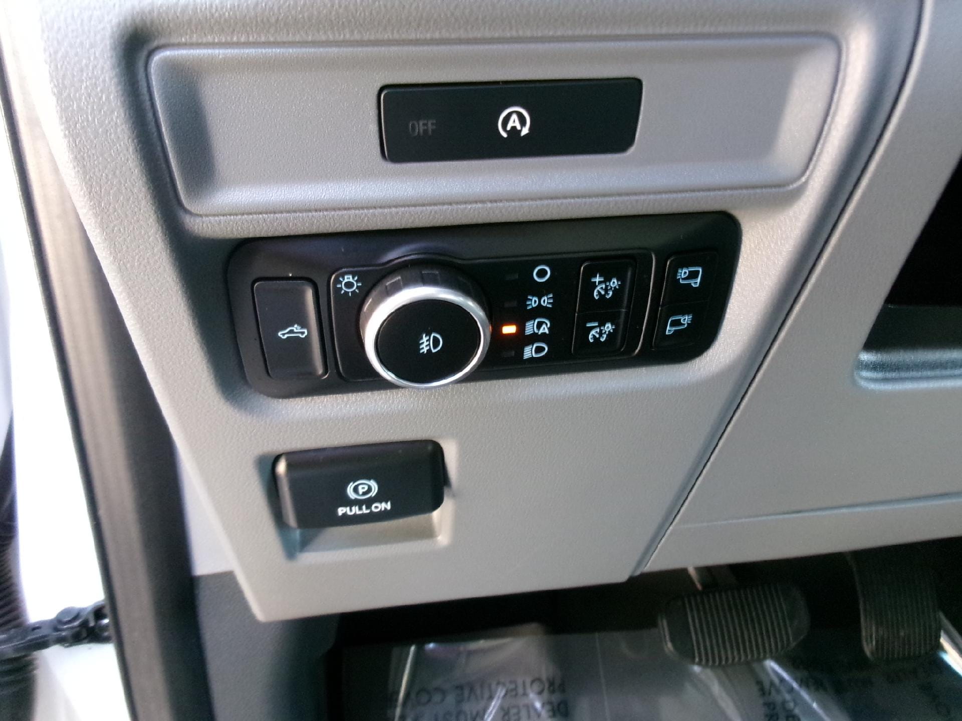 2025 Ford F-150 XLT - Photo 11