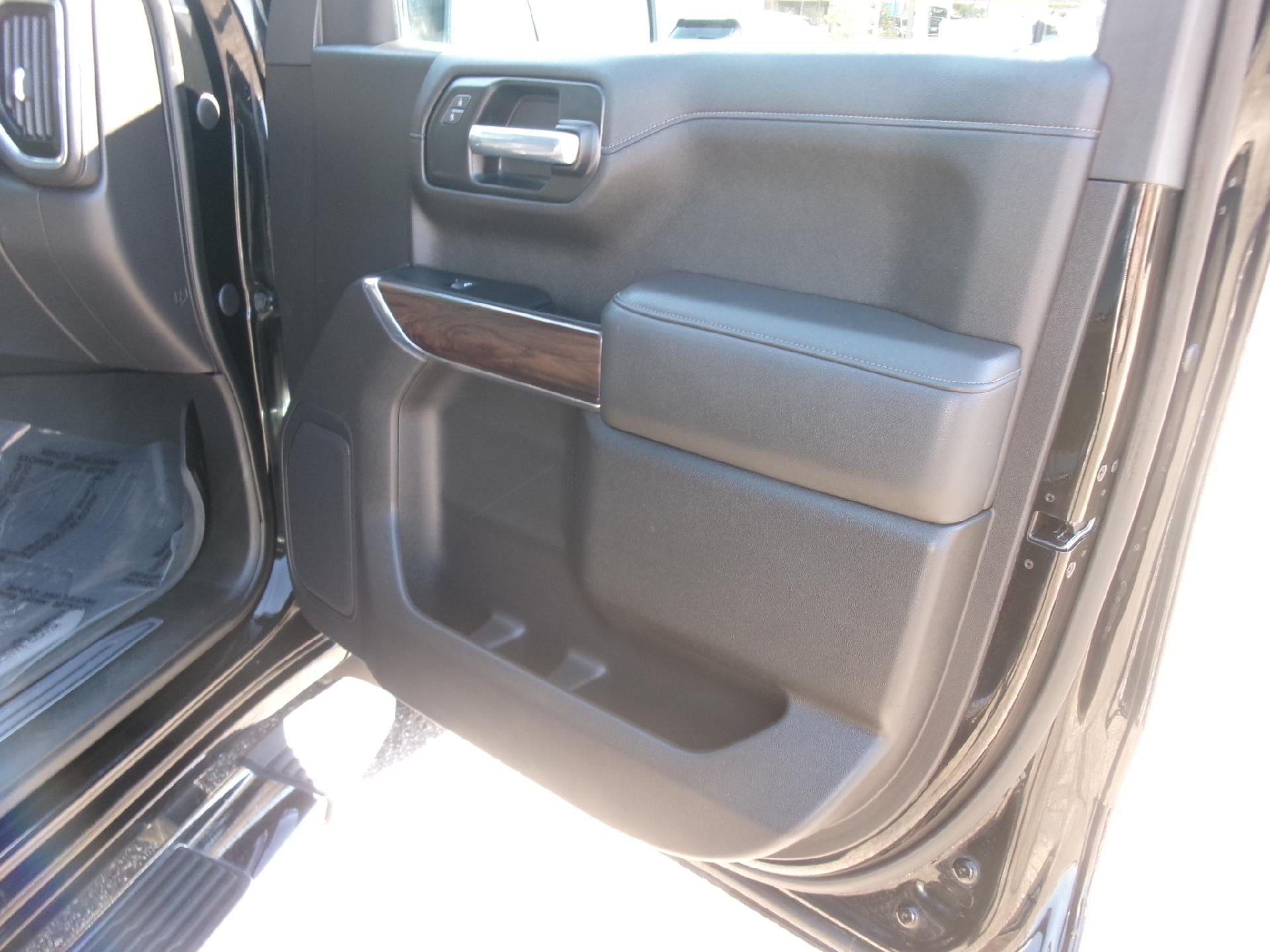 2021 GMC Sierra 1500 SLT - Photo 17